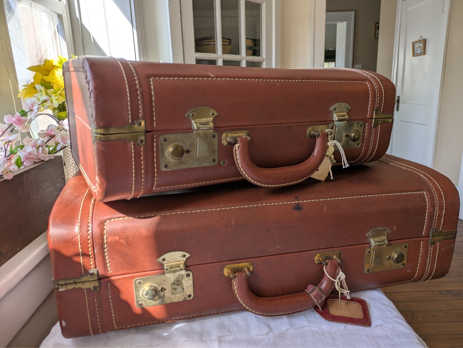 Vintage mid-century Saddle Tan Faux Leather Hard Shell Luggage Set