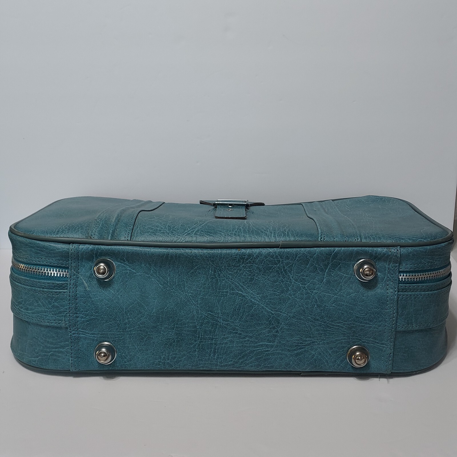Vintage World Traveler Suitcase Soft Case Carrier Mid-Century Blue W/Lock & Keys