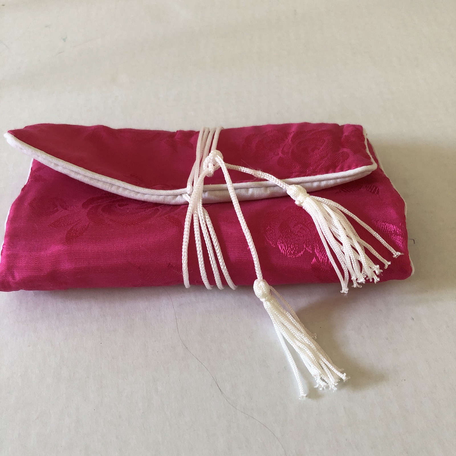 Vtg Pink White Satin Rose Floral Roll Up Jewelry Toiletry Travel Case Tassels