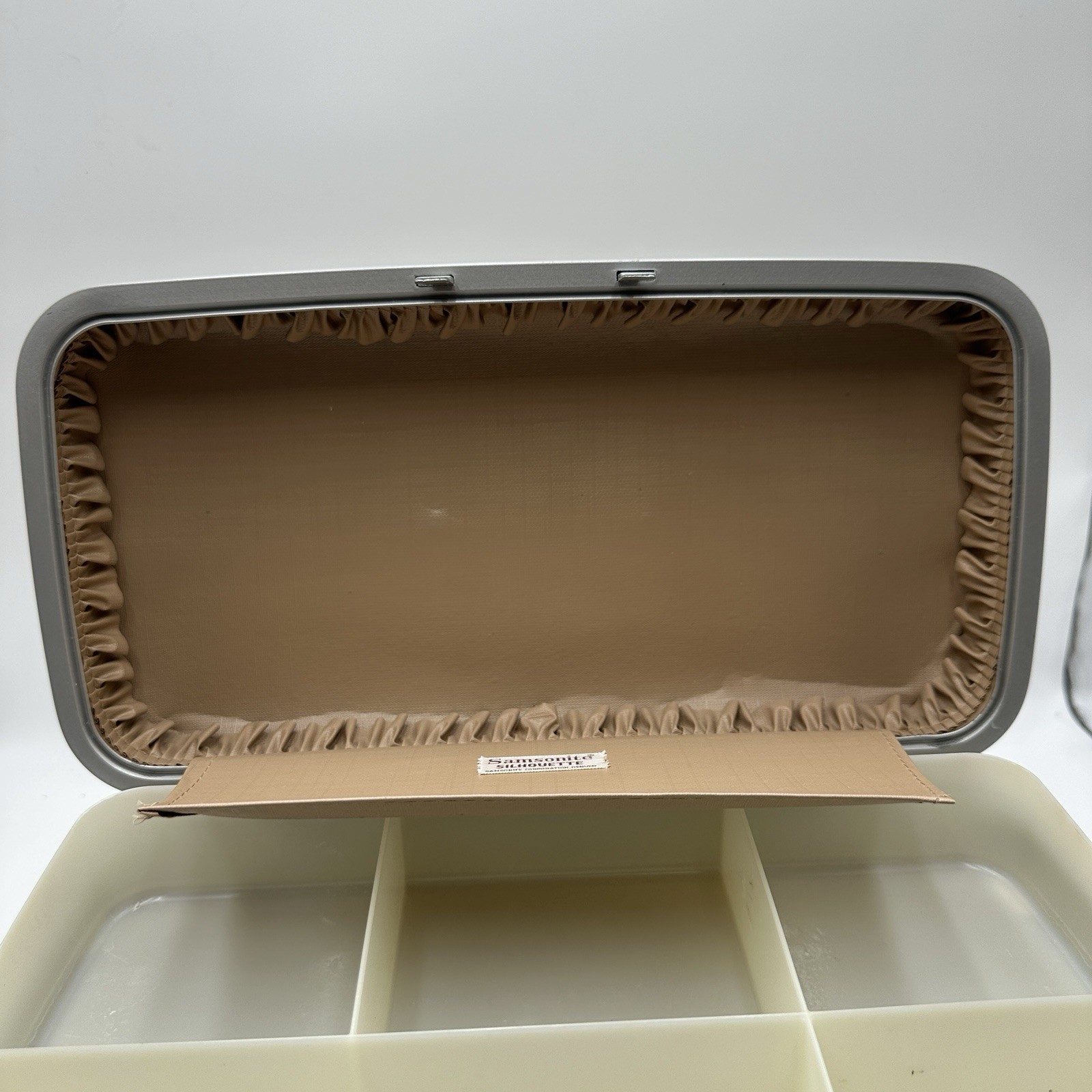 VTG Samsonite Silhouette Train Case Tray Key Luggage Makeup Mirror Beige Travel