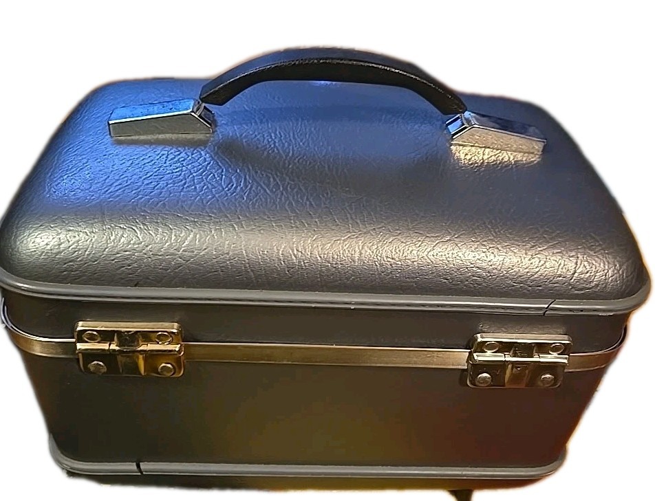 Vintage American Tourister Gun Barrel Gray Makeup Train Case Carry On Very Good