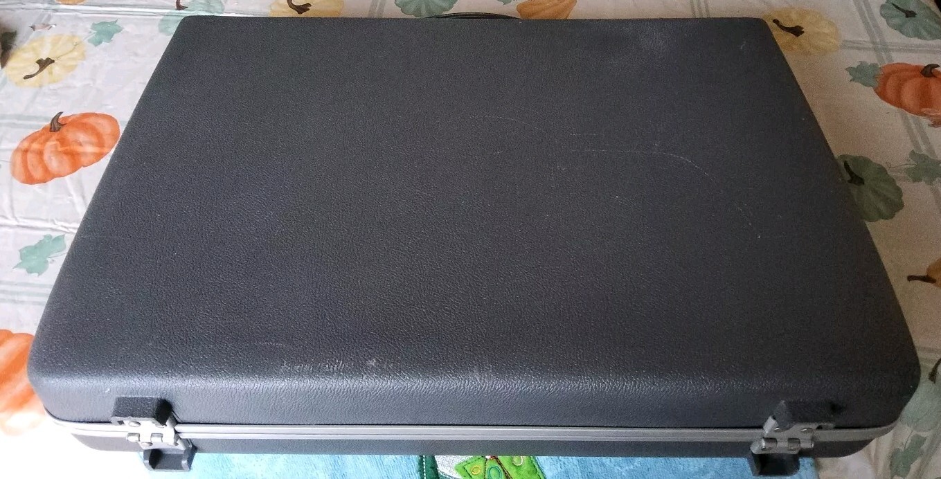 Royal Traveler Hardcase Briefcase