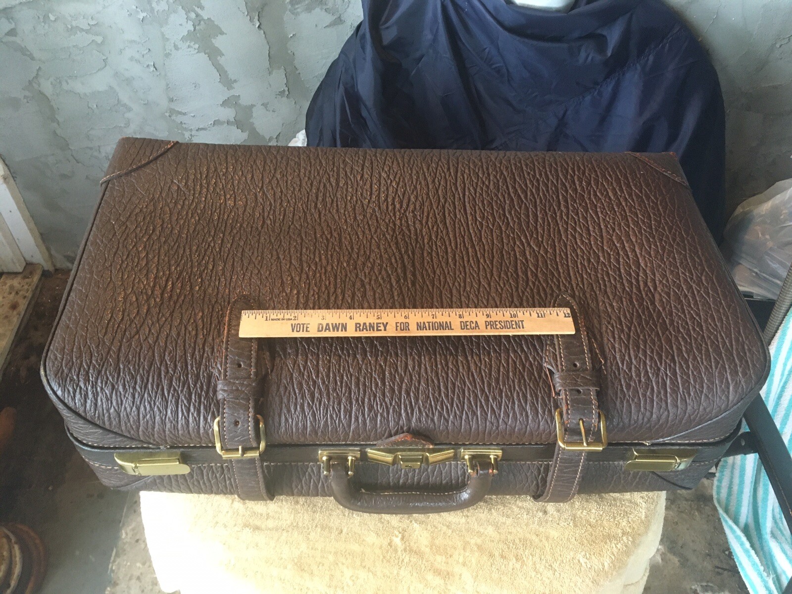 Vintage Early 1900’s Tanners Council Split Cowhide Large Leather Suitcase