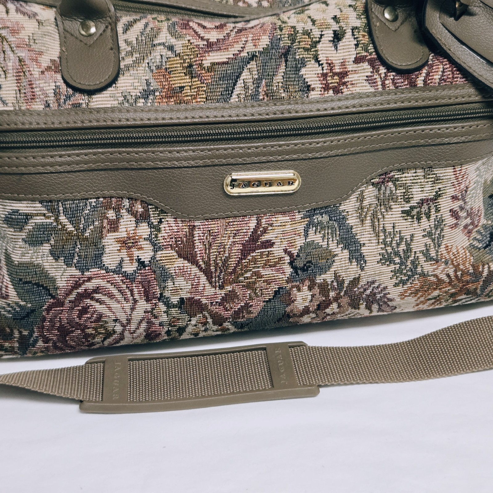 Jaguar Vintage Floral Tapestry Luggage Set Shoulder Bag Cosmetic Bag Vacation