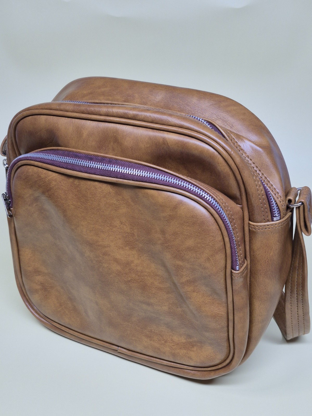 Vintage c.1970 Airways Industry Inc. Leather Carry-On Luggage