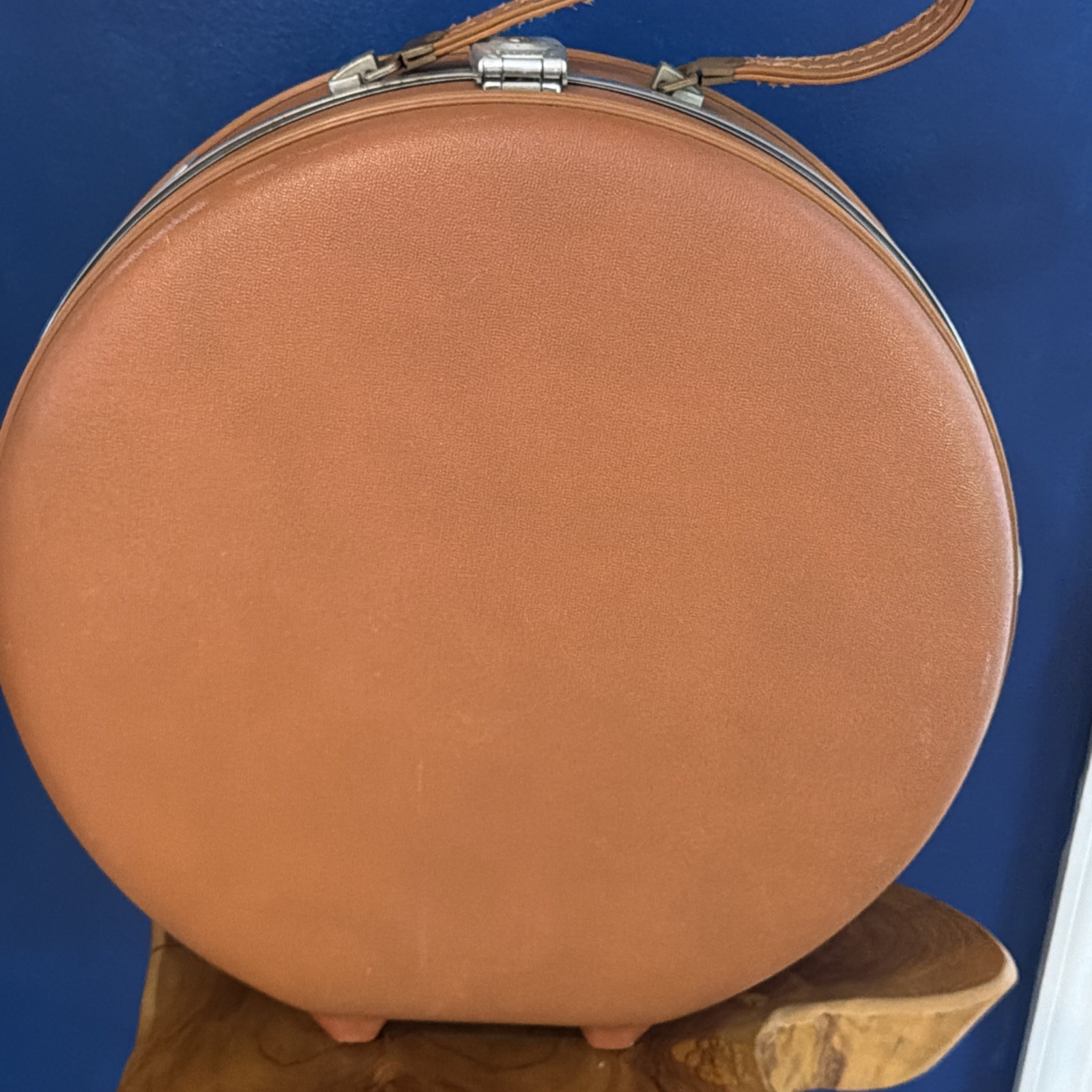 Vintage American Tourister Tiara Round Luggage Hat Suitcase Camel 16”