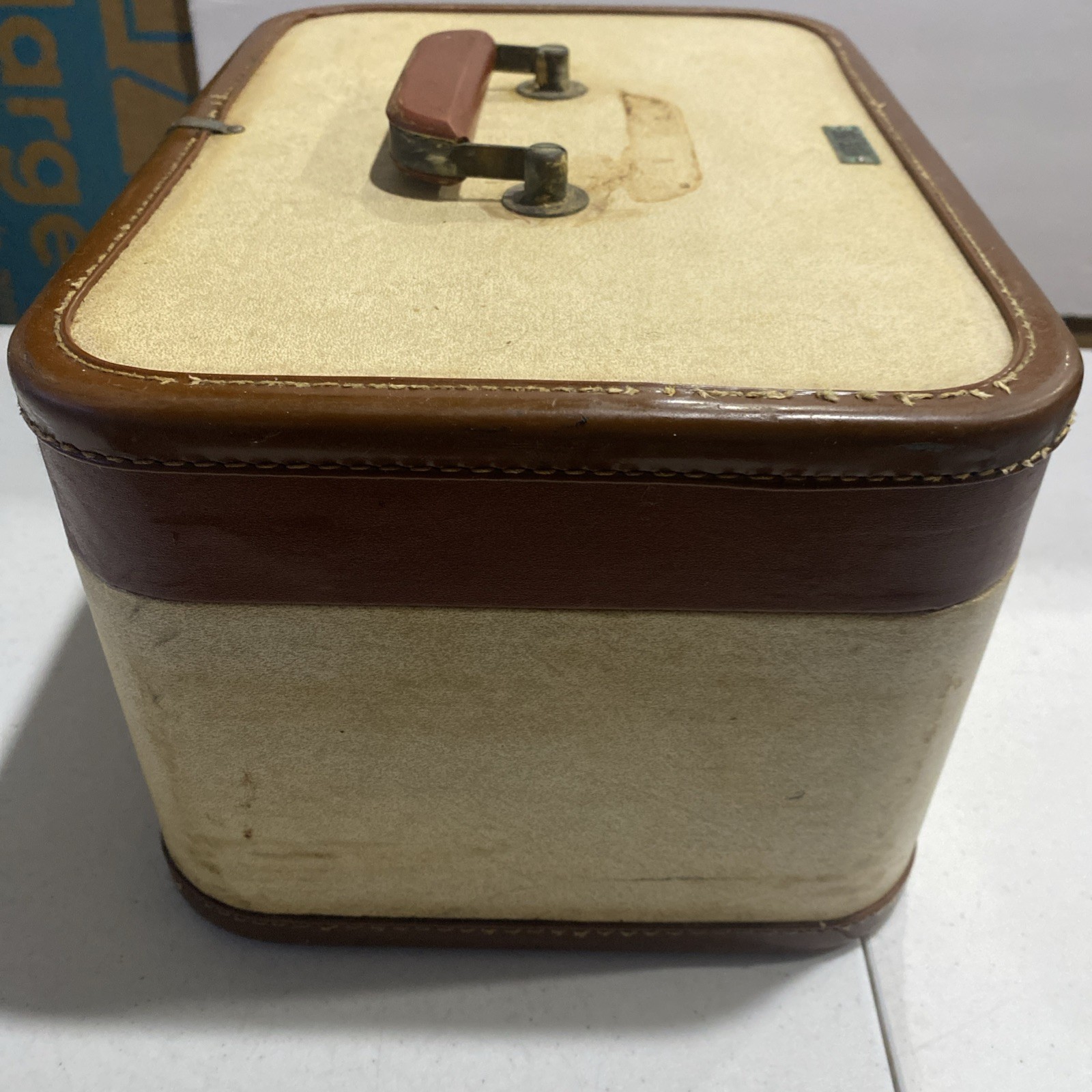 Aeropak Suitcase Vintage Luggage 14” X 10” -Height 8”