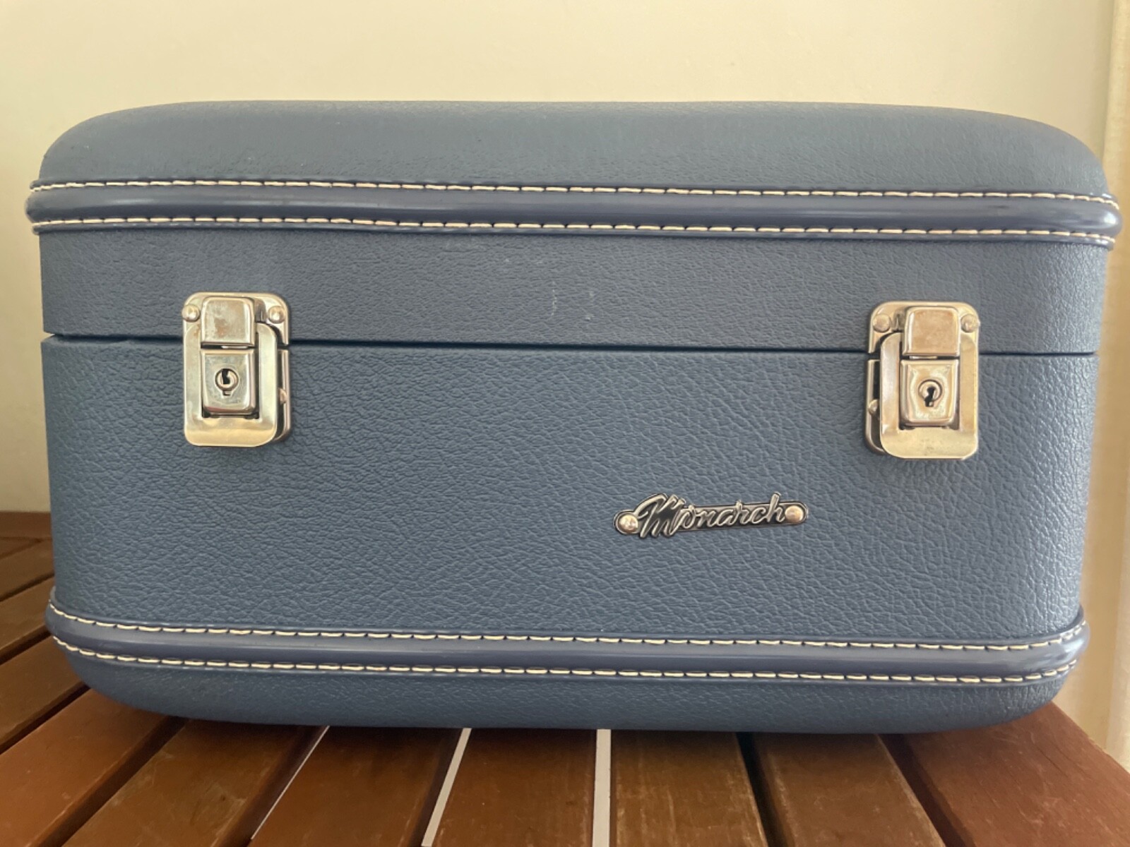 Vintage 1960s Luggage Monarch Blue Hard Shell Suitcase Set – Pristine w/Keys