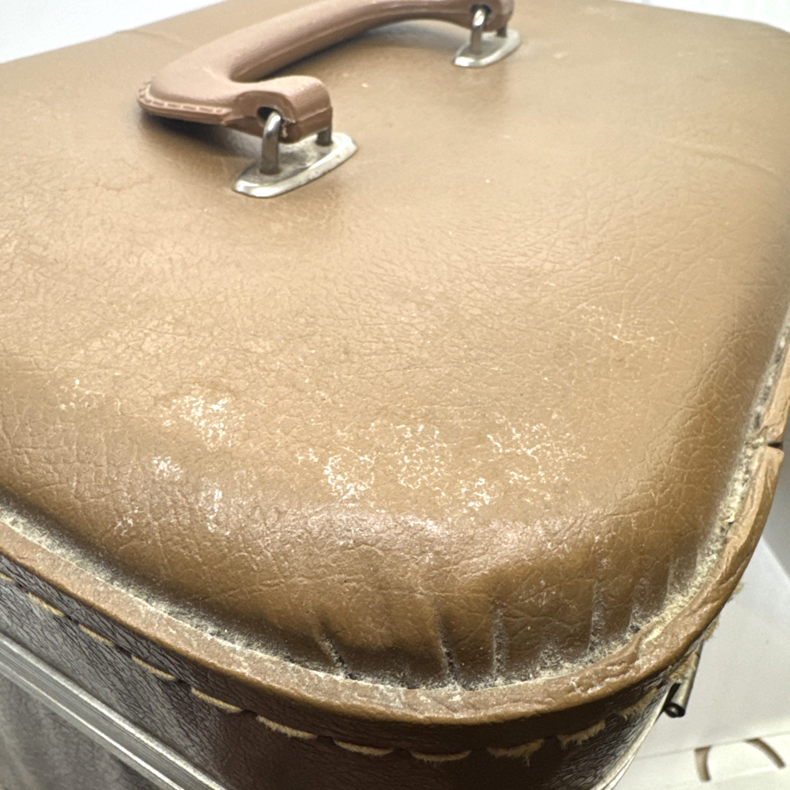 Vtg Travel Makeup Case Brown Gold Suitcase Vinyl – No Key