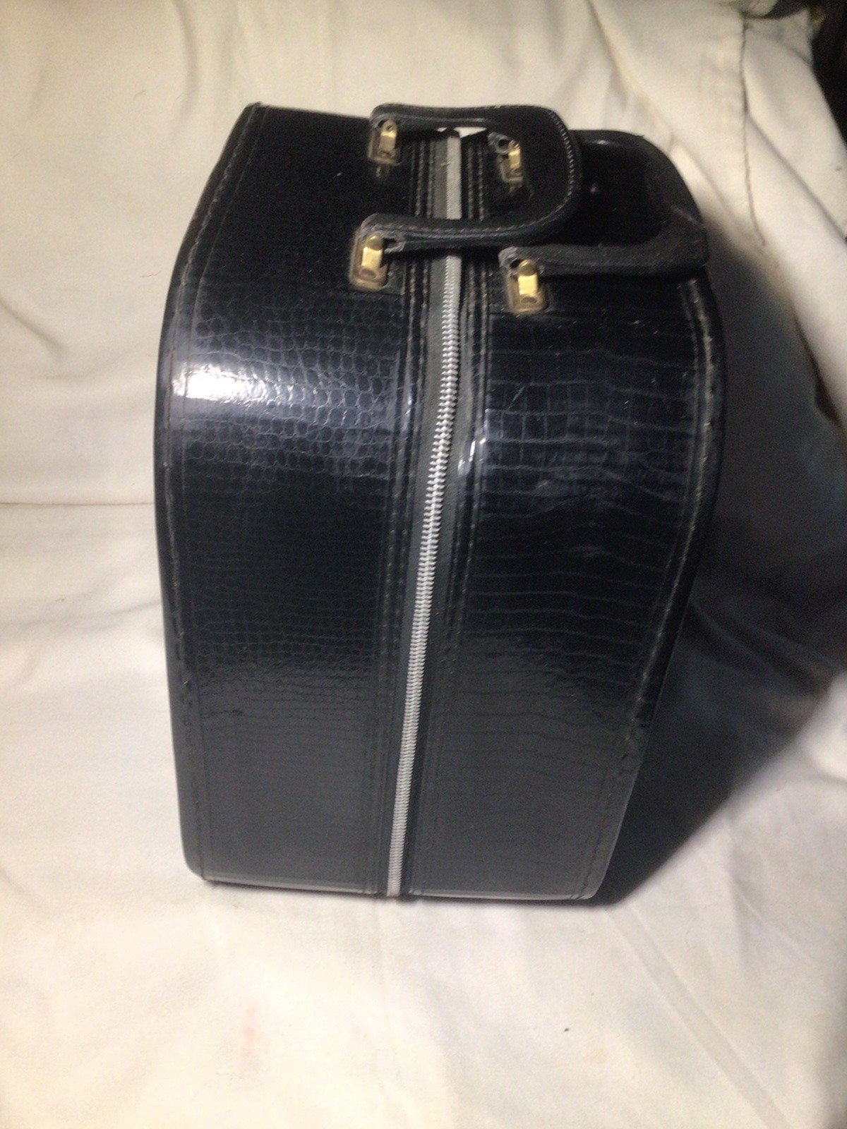 Vintage JET AWAY Wig Hat Travel Storage Bag Box Case Black Faux-Alligator 13.5”