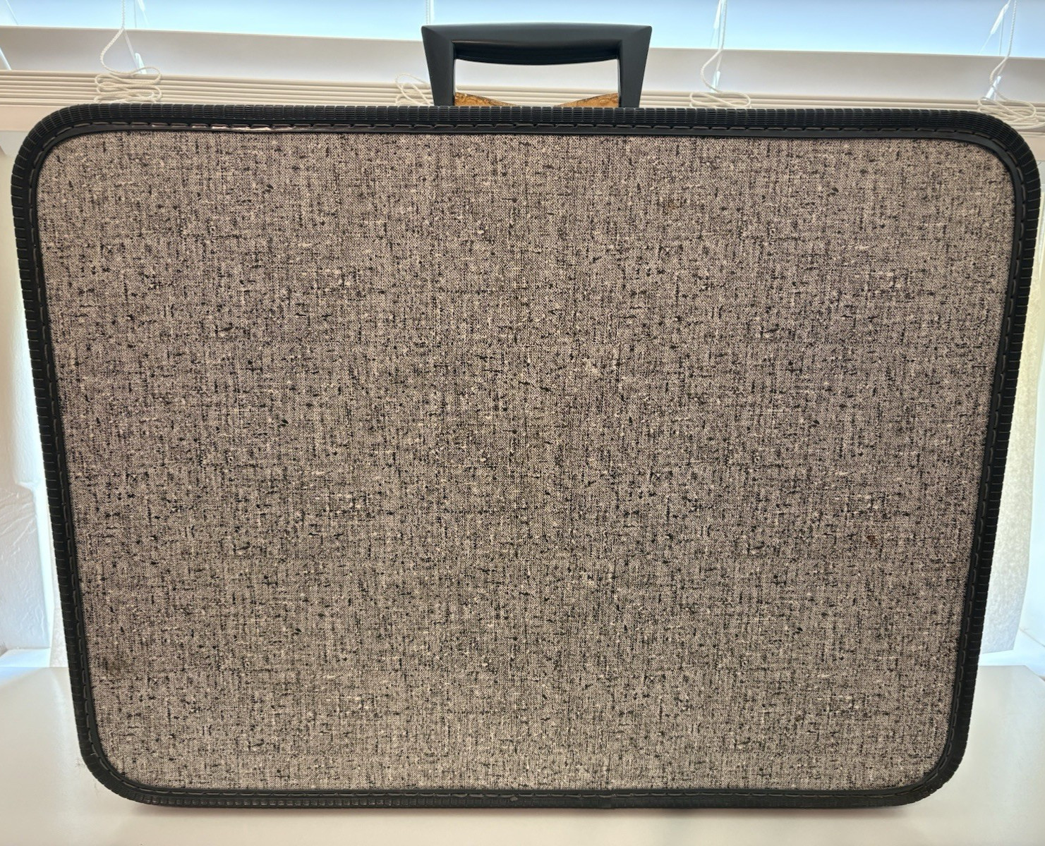 Vintage Monarch Suitcase Luggage Hard Side Fabric Lined Interior Pockets