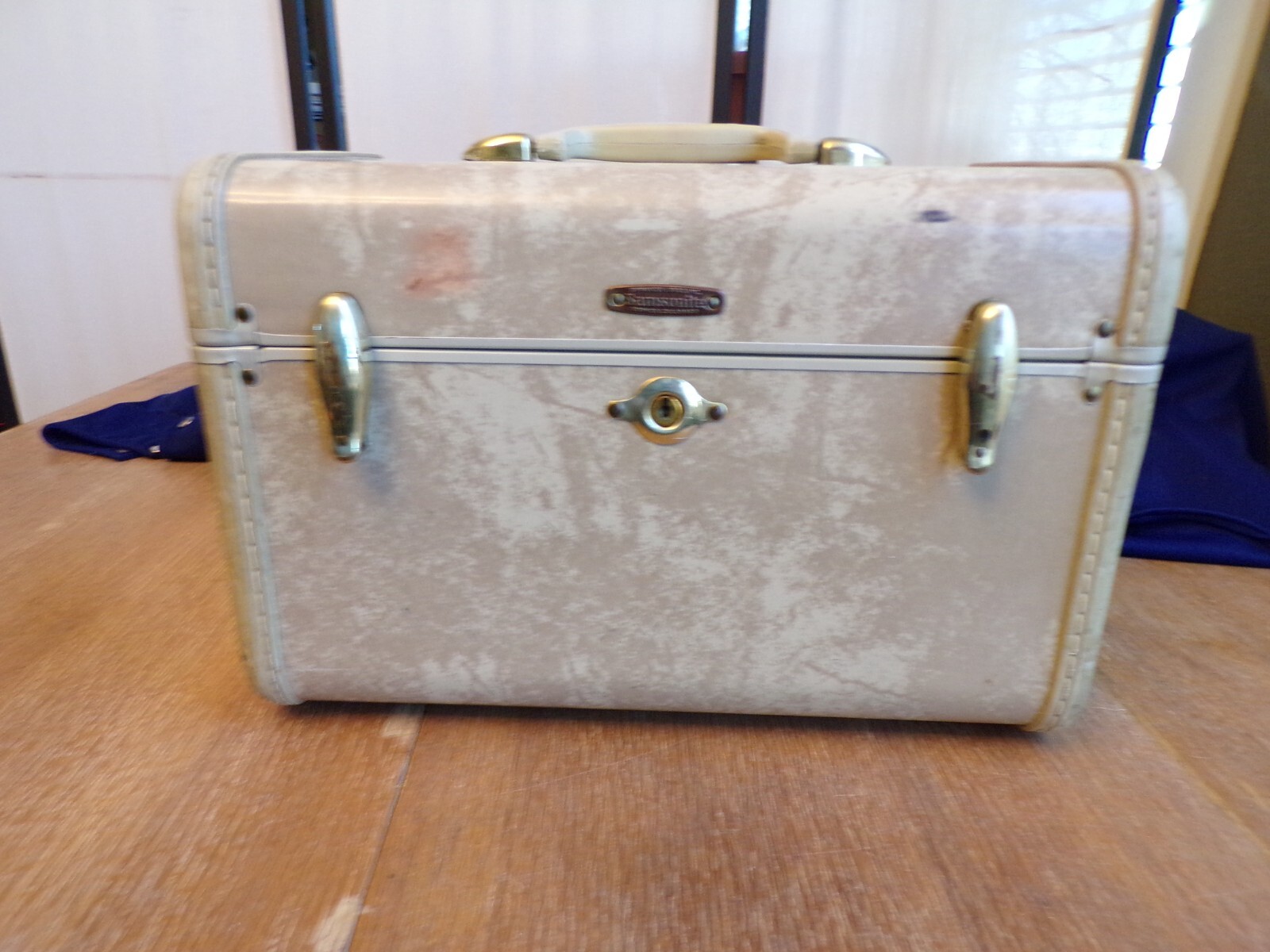 1960s Samsonite Shwayder Bros style 4512 Beige Marbled Cosmetic Train Hardcase