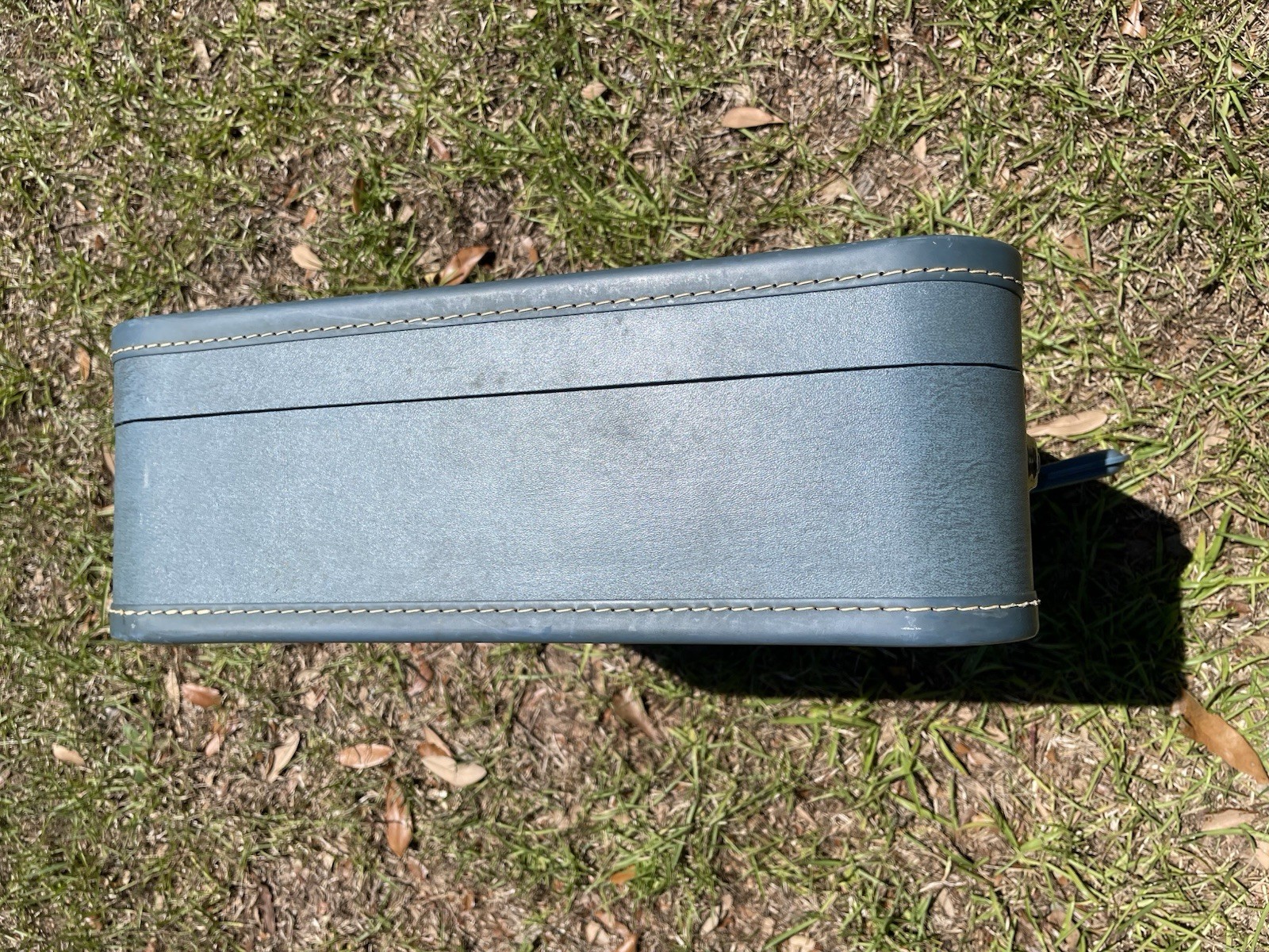 Vintage 1960s Monarch Luggage Blue Hard Shell Suitcase NO KEY 21 x 16 x 5.5”