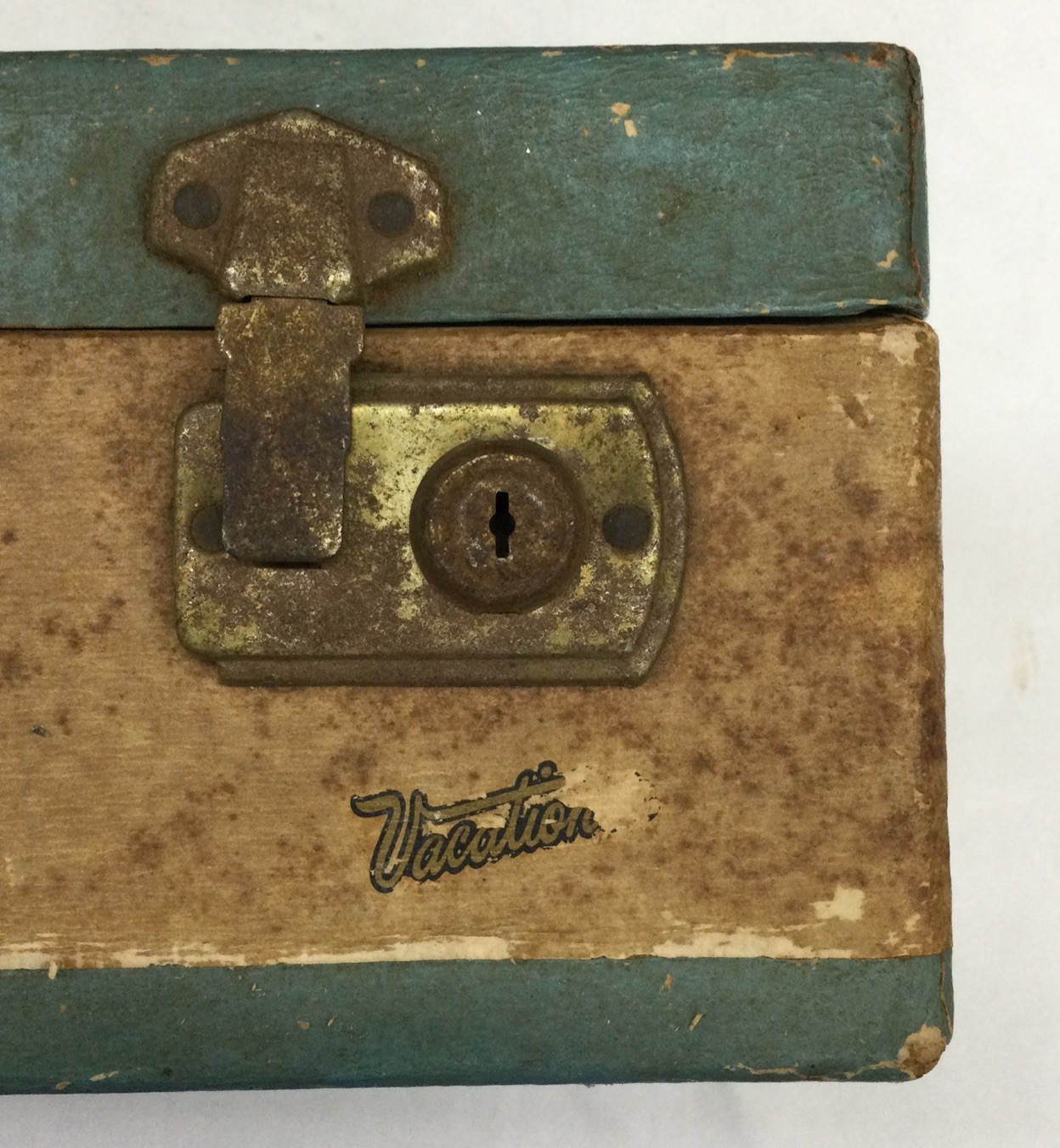 Vintage Veevel Vacation Suitcase, 18” X 11” X 5.5”, Preowned.
