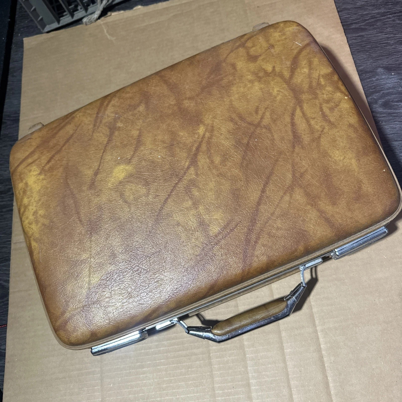 Vintage 70s/80s American Tourister 19 In. Cosmopolitan Attaché Case Suitcase USA