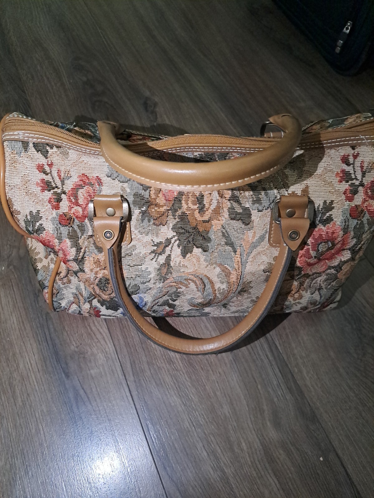 VTG 80s Leisure Luggage Tapestry Beige Floral Carry On Bag Faux Leather Tan Trim