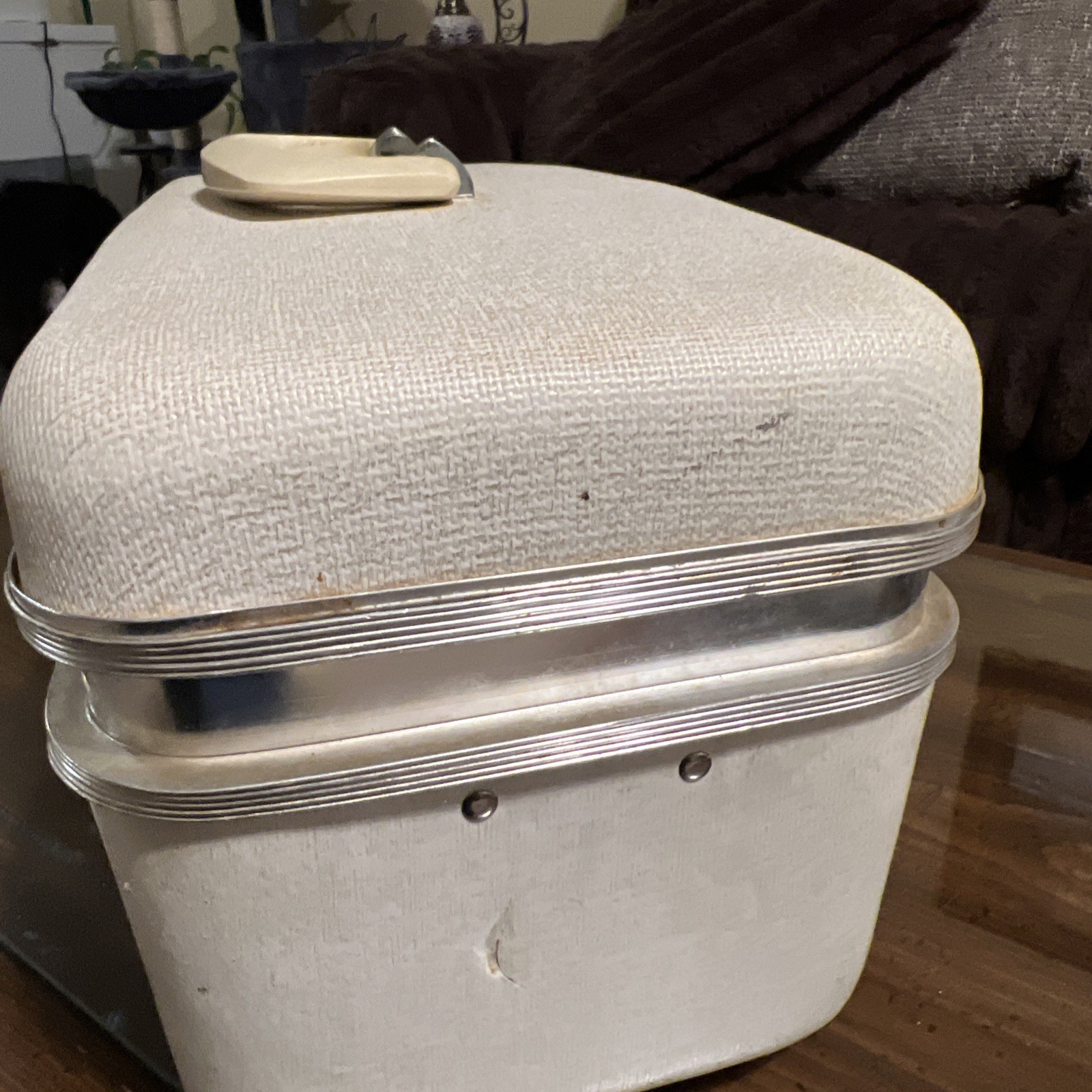 Vintage Boyle Hard Shell Travel Case Train Makeup Organizer With Mirror White