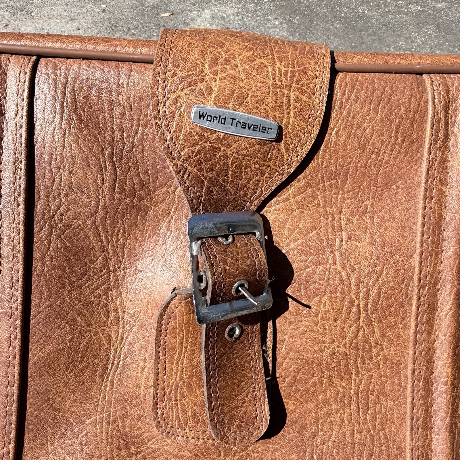 Vintage World Traveler Brown Leather Style Suitcase Carry On Locking Zipper