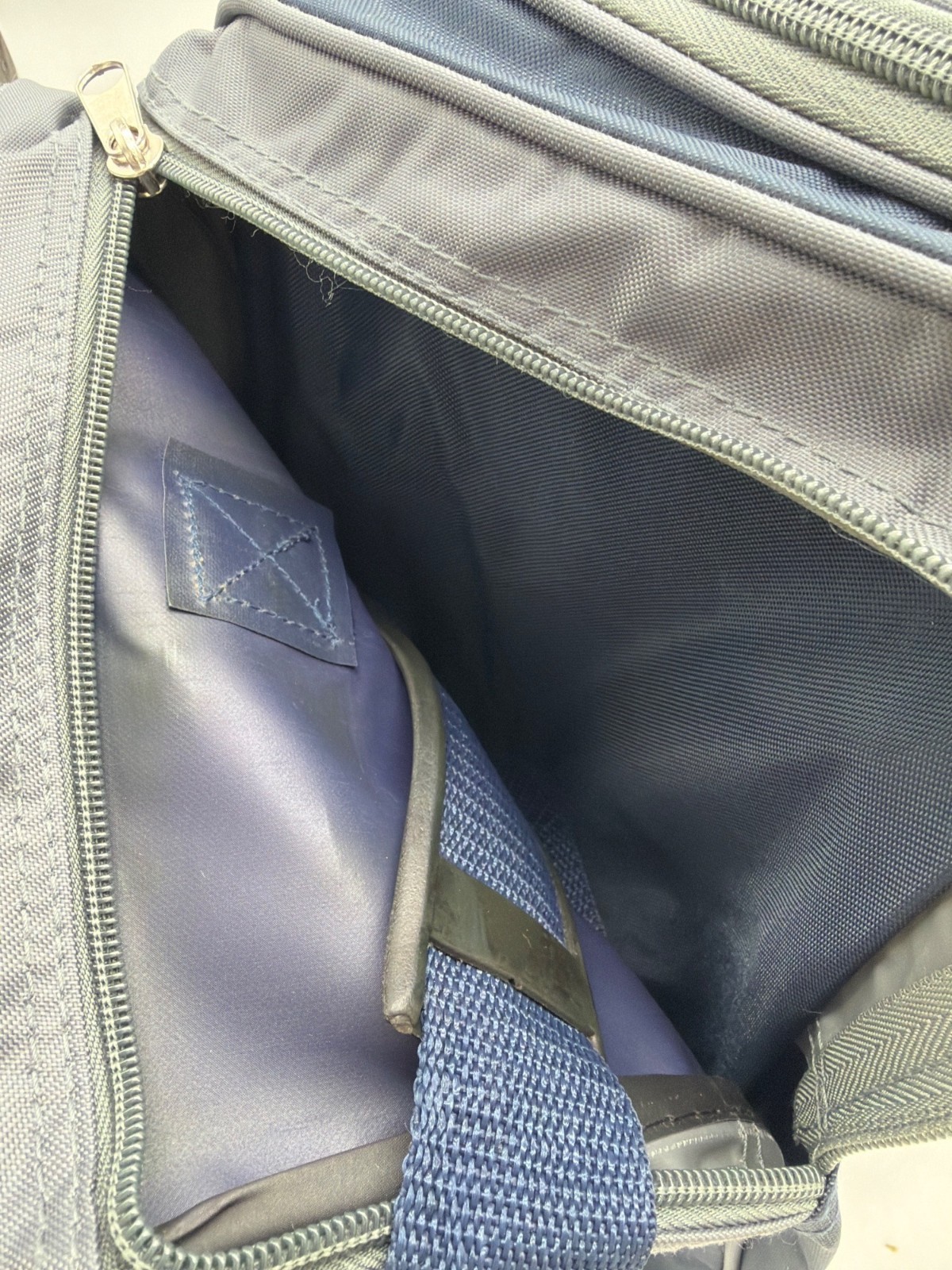 17″ Blue Travel Bag With External Pockets Adjustable Strap & Reinforced Bottom