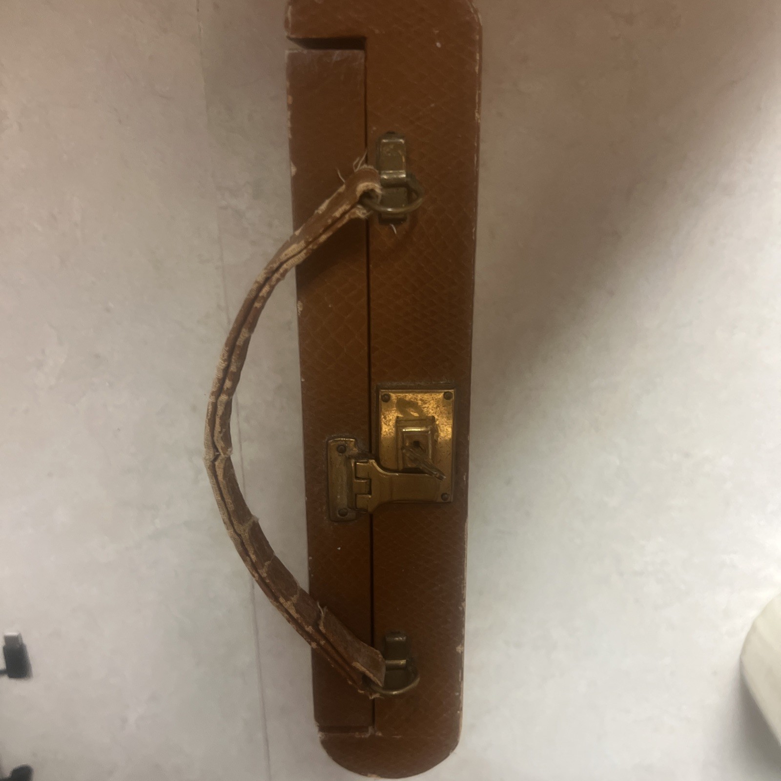 Vintage Traveling Case With Key