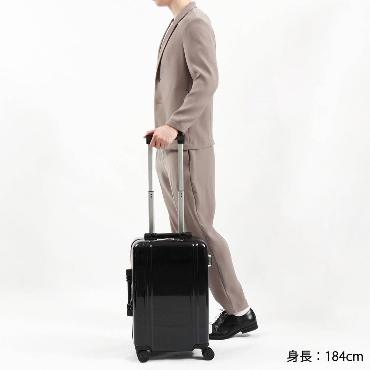 Zero Halliburton Suitcase Classic Lightweight 3.0 No.81282 Black 32L New