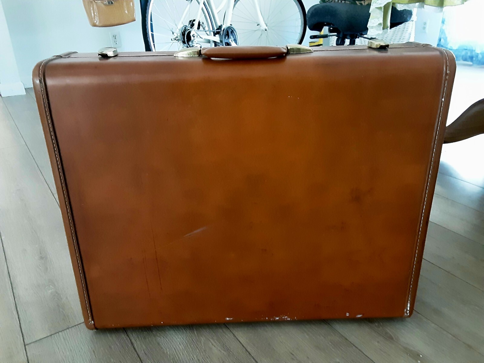 Vintage Samsonite Large 24″ Tan brown Leather Hard Shell Suitcase/Luggage