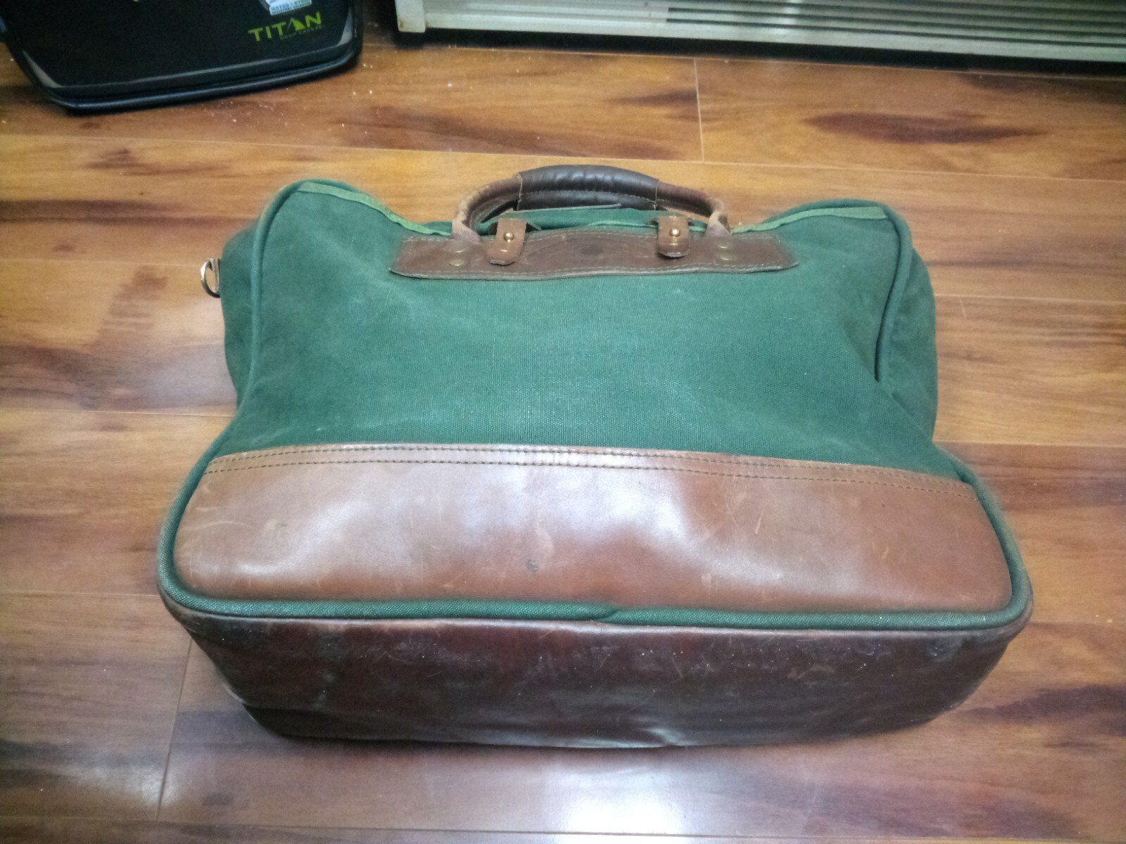 Vintage Orvis Battenkill Gokey Green Canvas and Leather Duffel Bag hunting
