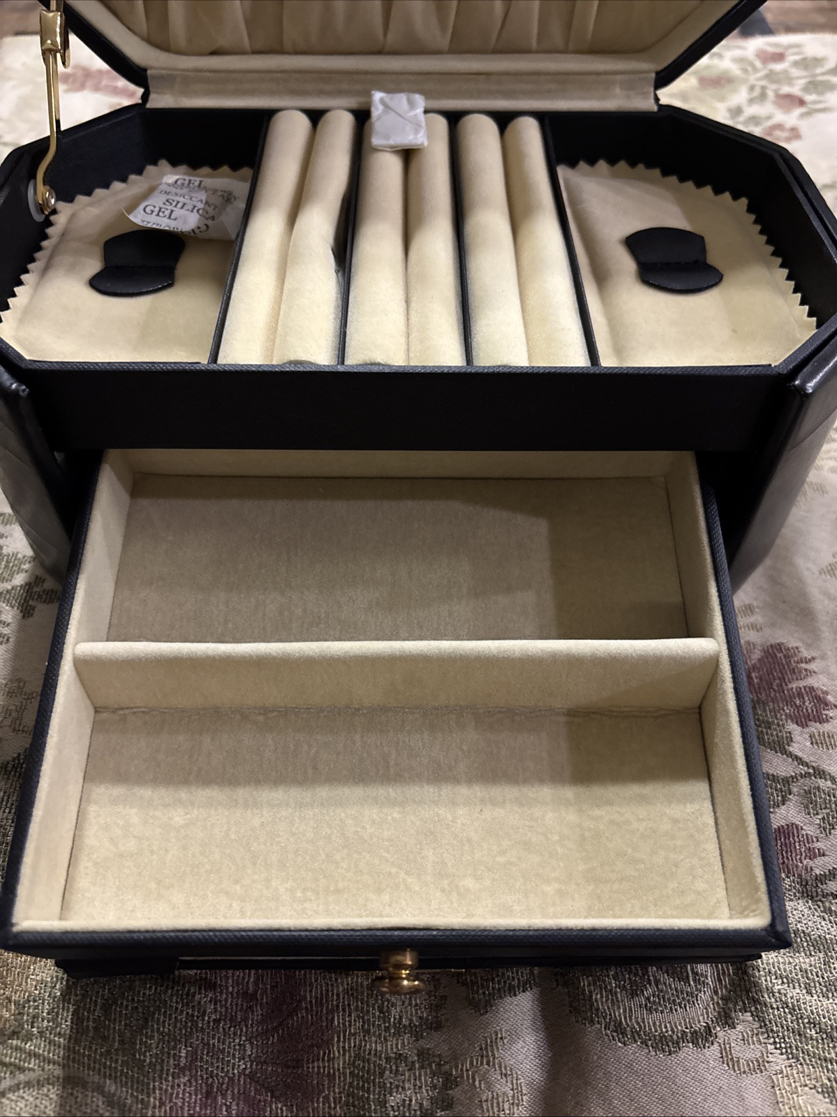 Vintage Octagon Travel Cosmetic Train Case Black 9x6x6 W/ Mirror Keys New In Box