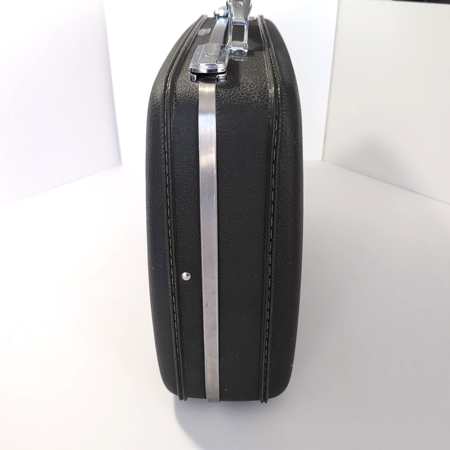 VTG Dark Green American Tourister Suitcase Briefcase No KEY TIARA Red Interior