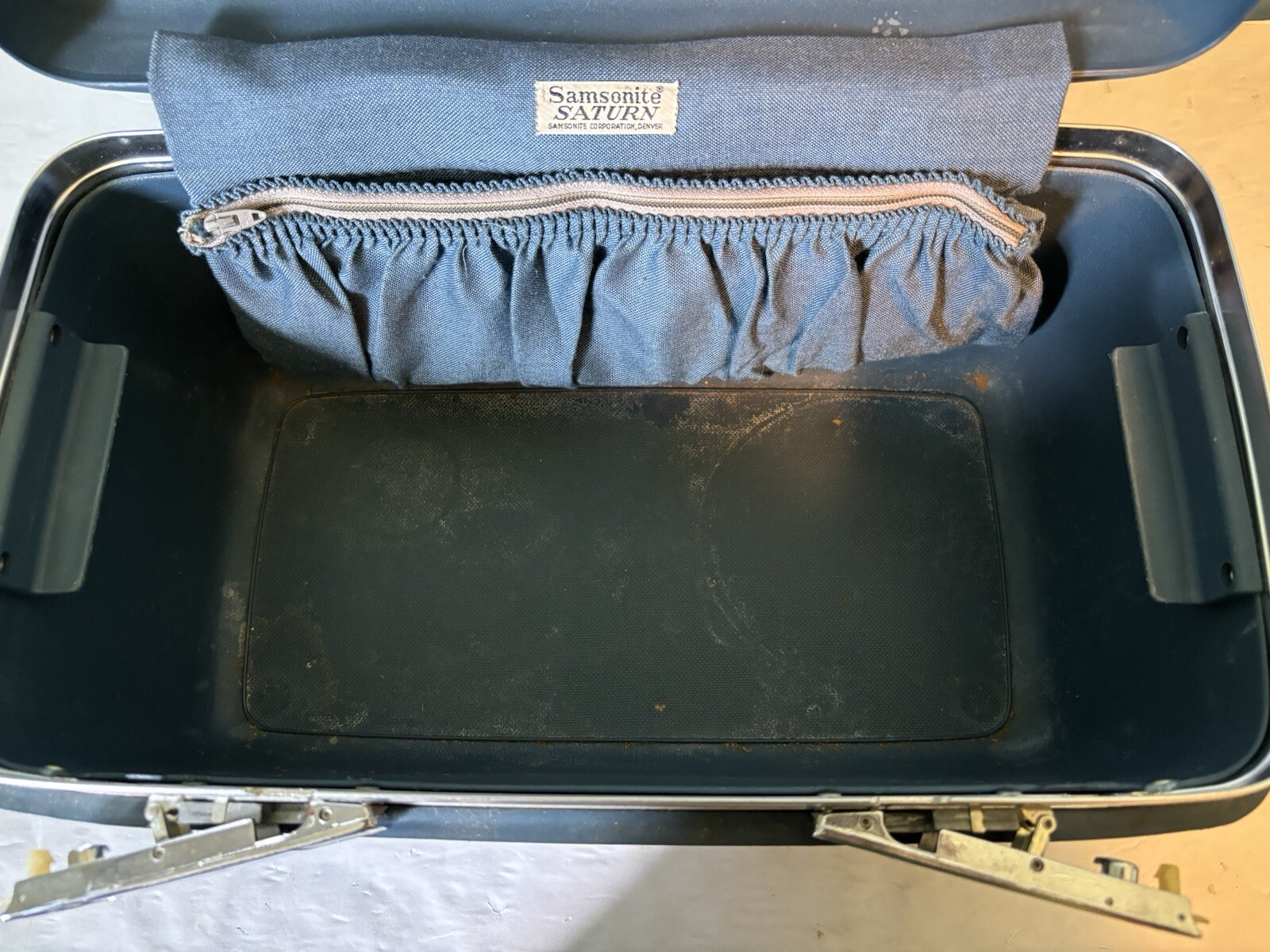 Vintage Samsonite Saturn Train Case Carry On Luggage Makeup Blue W/ Key NO Tray