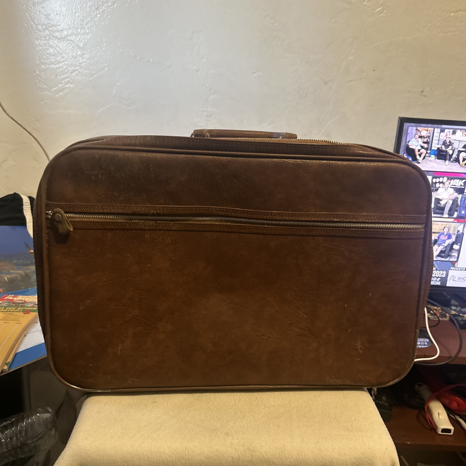 Peter’s Bag Corp Bantam Travelware Brown Overnight Suitcase With Keys