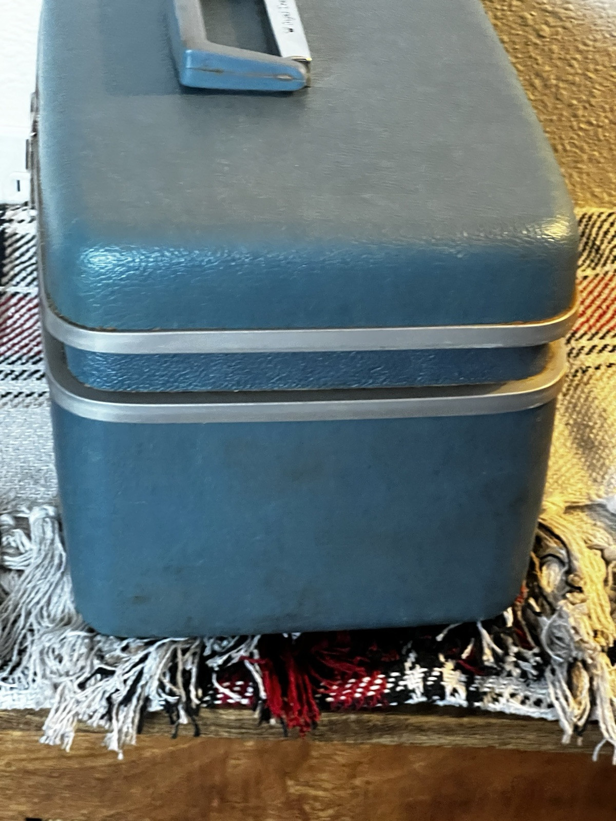 Vintage Samsonite Train Case Luggage Light Blue Royal Traveler Medalist