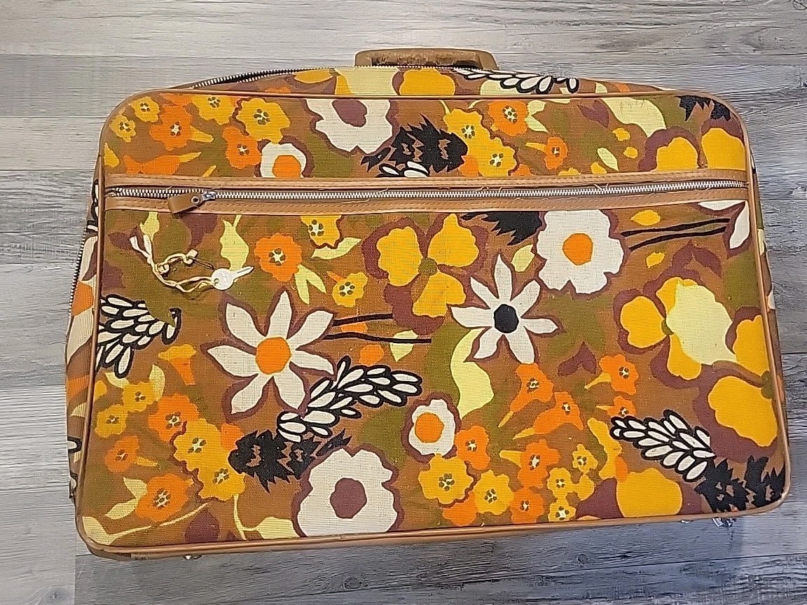 Vtg 20 X 14 Zip Around Luggage Suitcase Floral Groovy Retro Soft Side