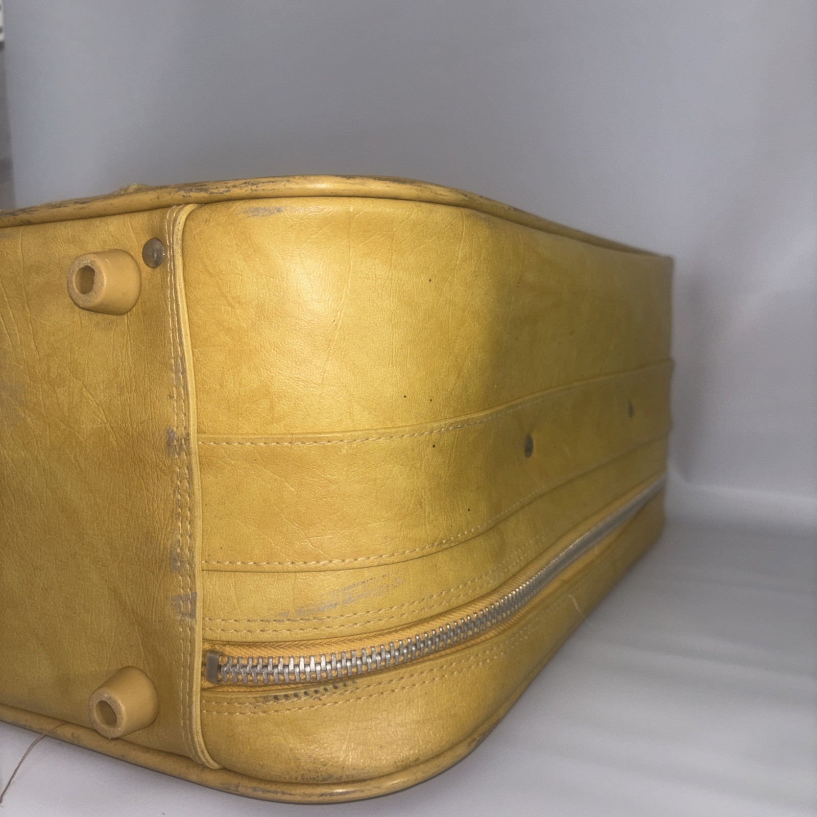 Vintage American Tourister 1975 Harvest Gold Soft Shell Suitcase 23x18x8