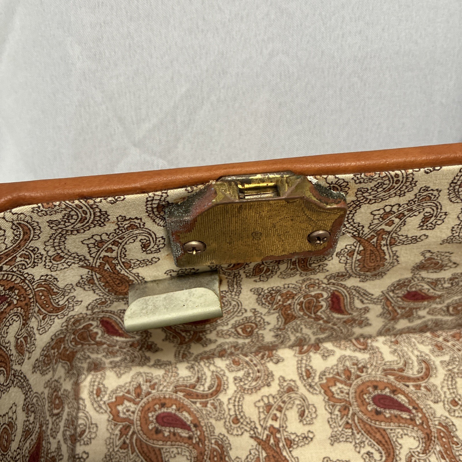 Hartmann Belting Leather Suitcase Vtg Luggage Case Paisley 21″x12.5″x7″