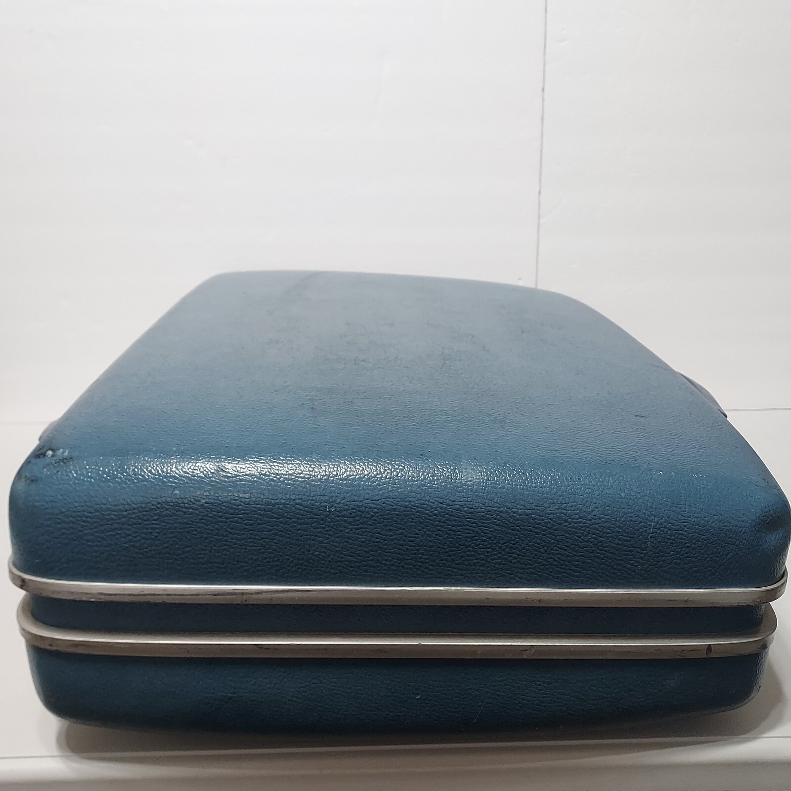 Large Vintage Blue Samsonite Suitcase Luggage Royal Traveller Medalist Hardcase