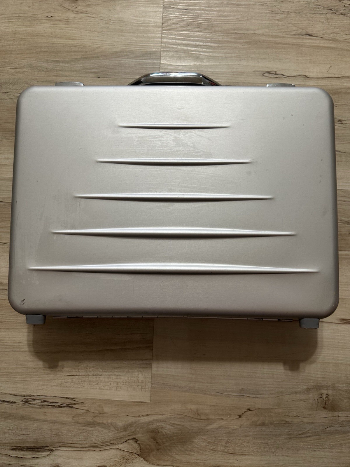 Used Aluminum Briefcase Silver Case 18x13x4