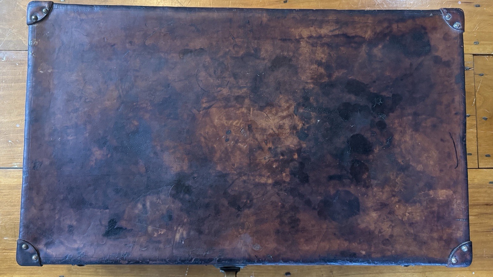 Extremely Rare Vintage 1900s Louis Vuitton Leather Suitcase Made in Paris France