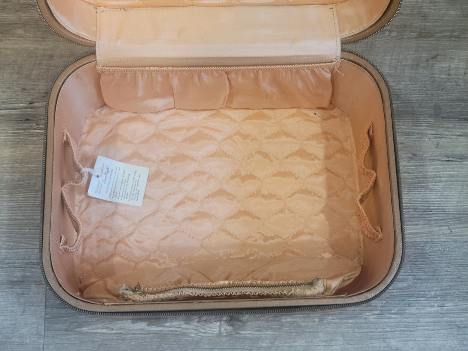 Vintage Towne Tan Carry-on Luggage Bag Travel Carry On Suitcase