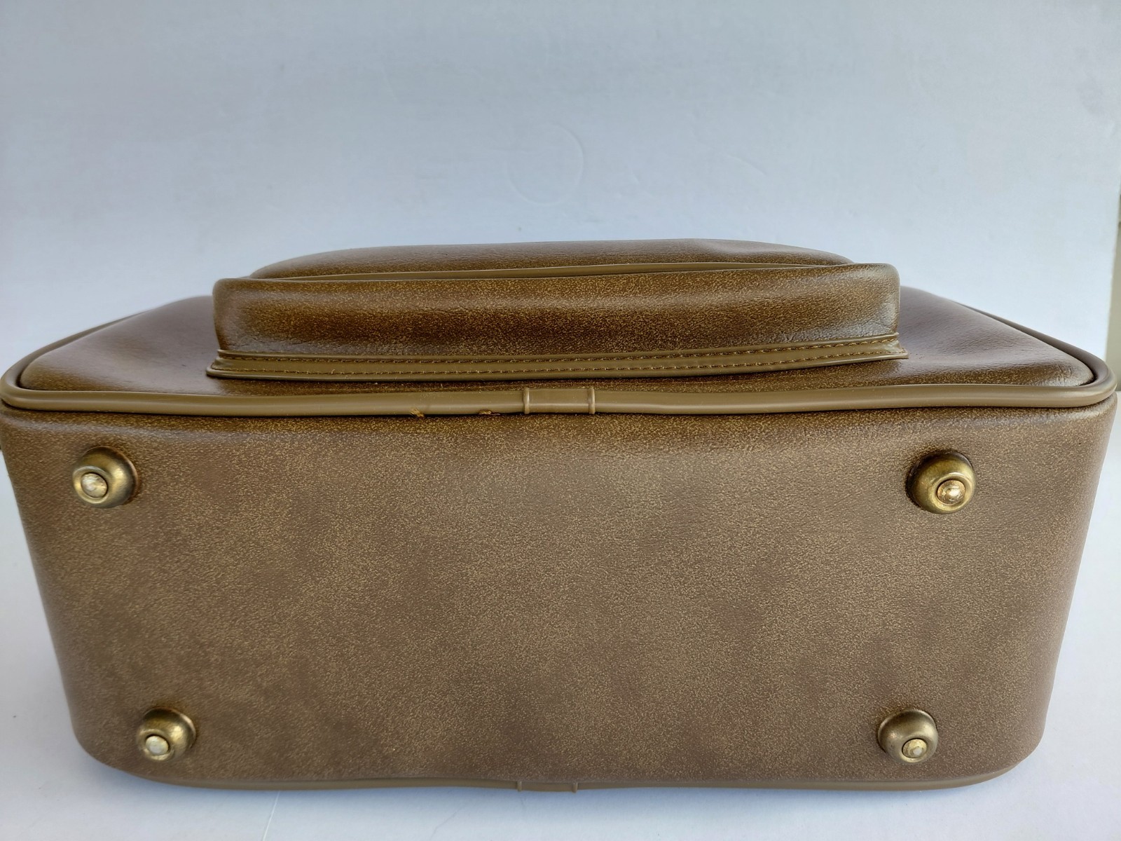 American Tourister 1970s Faux Brown Leather Shoulder Carry On Overnight Bag
