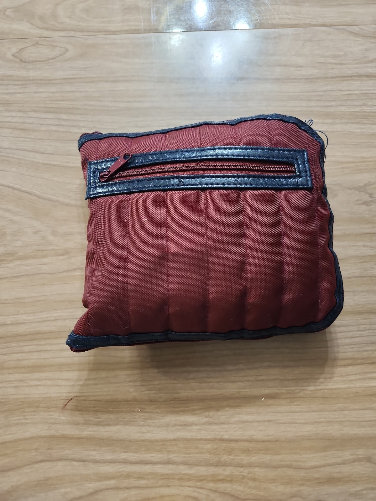 Vintage Traveler Fold Up Bag Nylon Burgundy Appx 20×12 Zippers And Handle