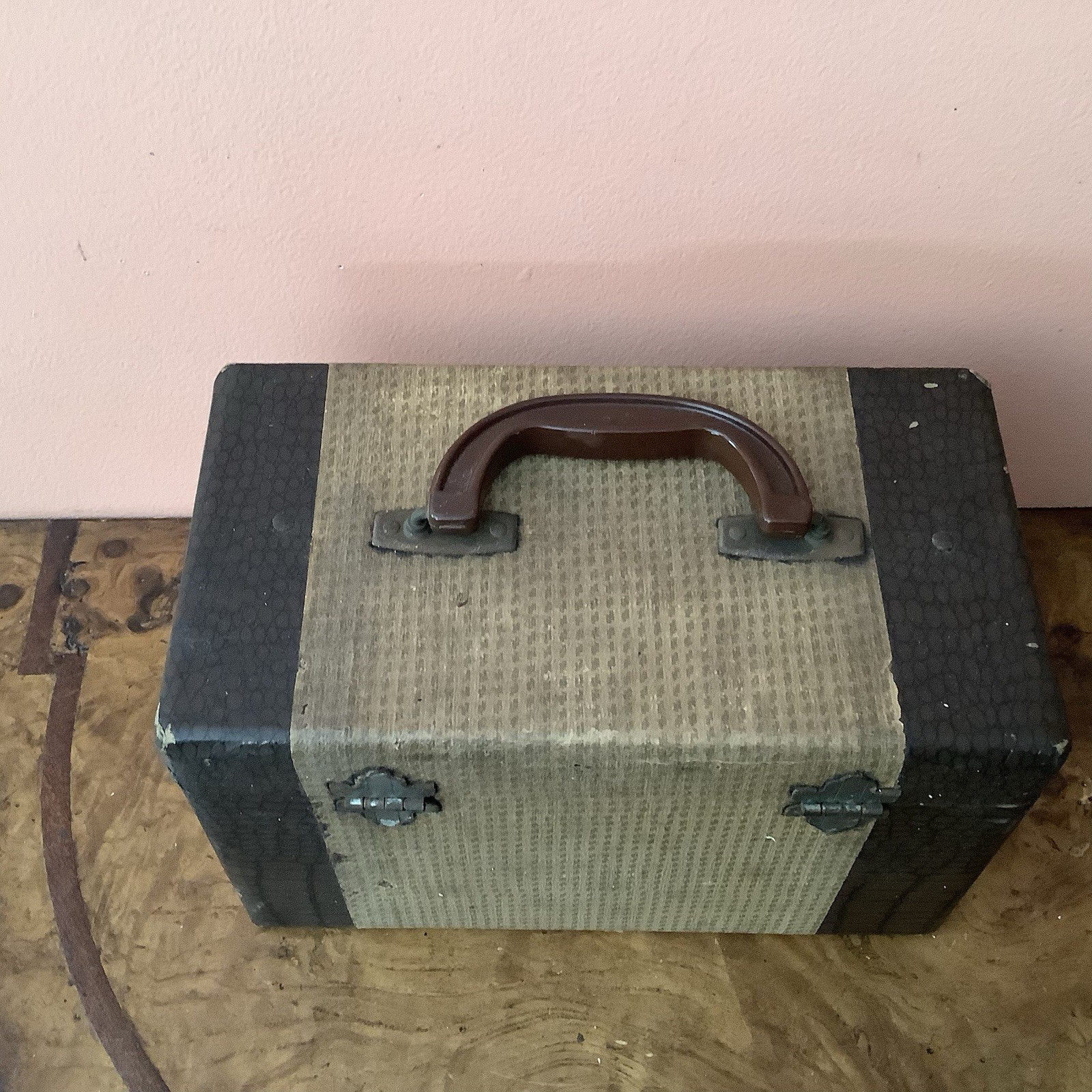 Vintage Gadabout by Neevel Luggage Traveling Case With Mirror 11” X 7” X 6”