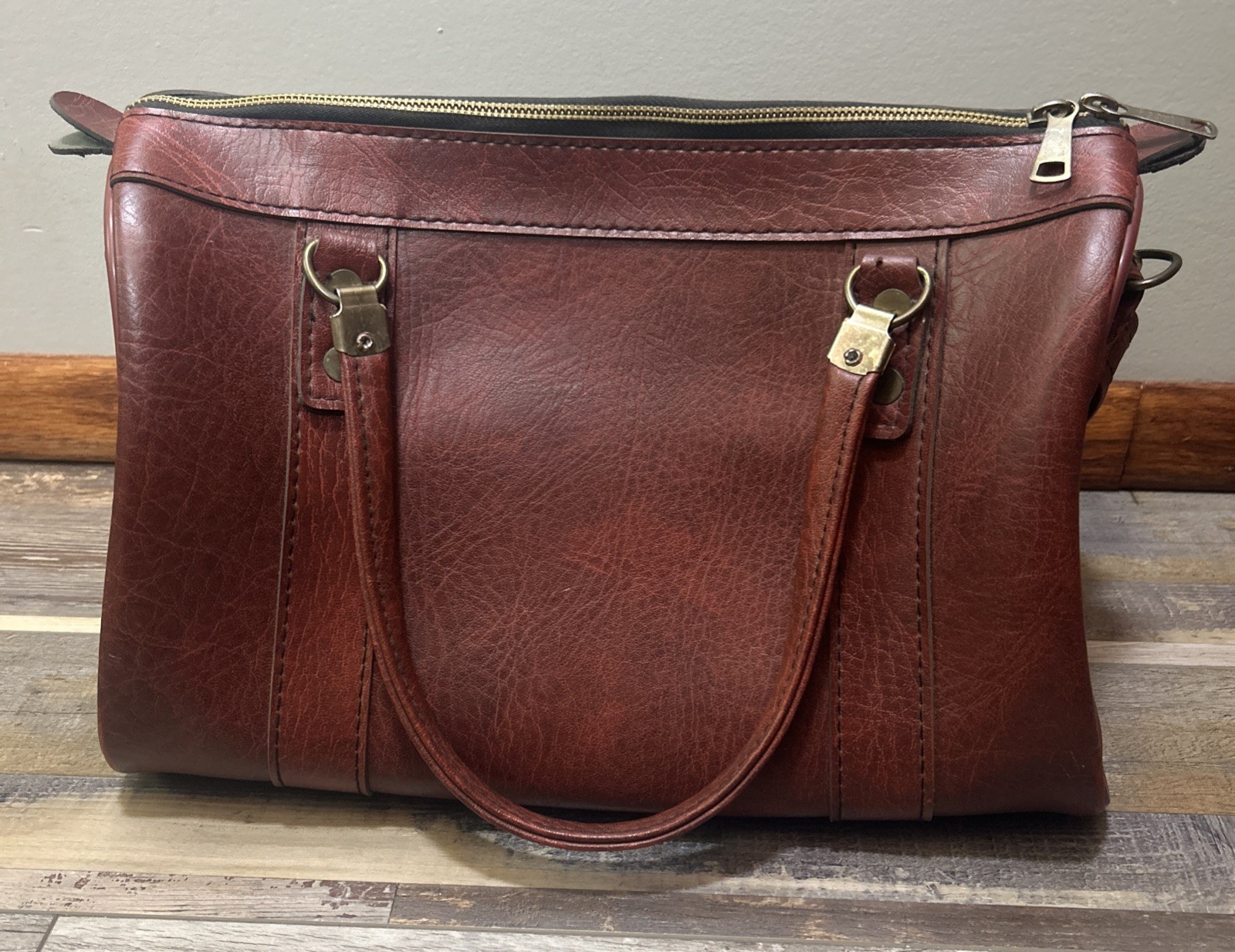 Vintage Scovill Luchi III Red Brown Leather Travel Bag With Shoulder Strap