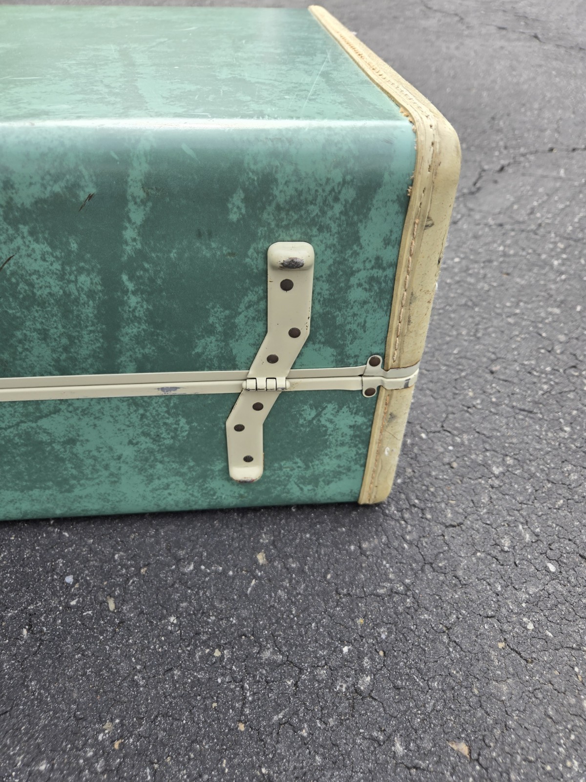Samsonite VTG 1950s Luggage Suitcase 26″x19″x8″ Marbled Green SHWAYDER No Key
