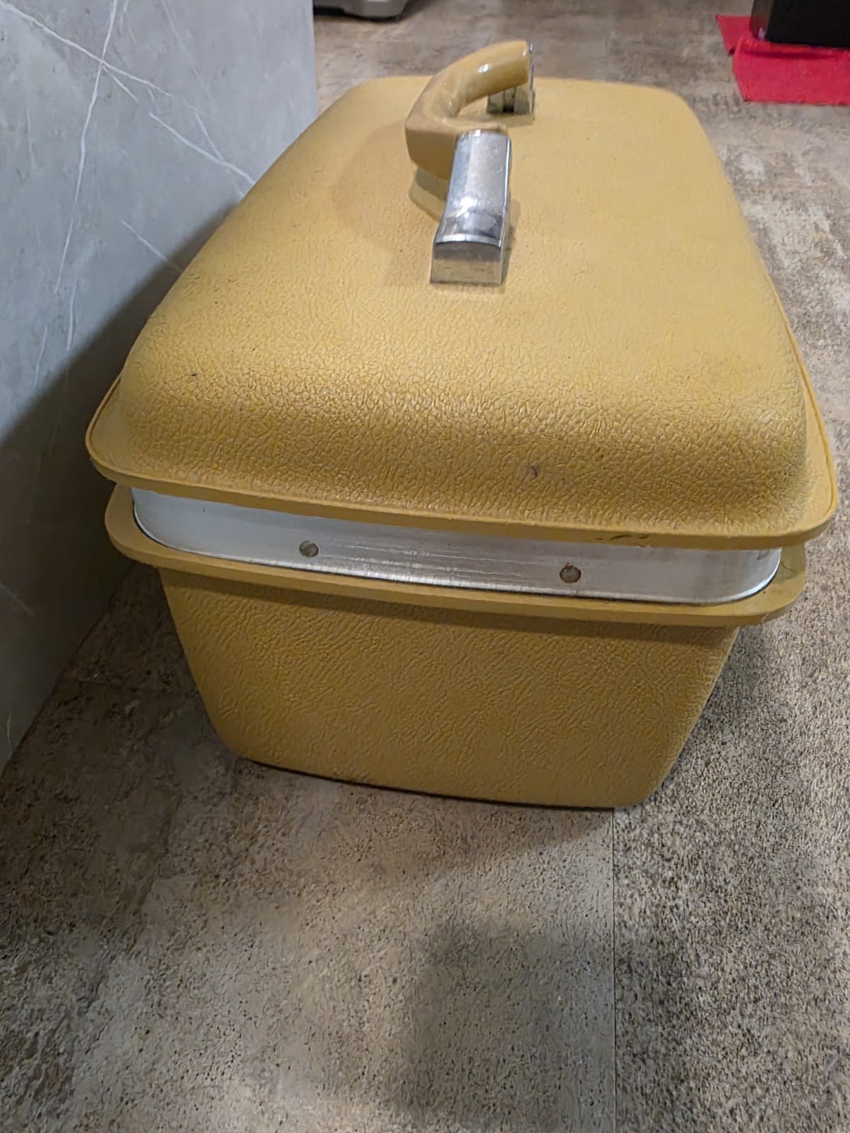 VTG ’70’s Samsonite Montbello II Gold Hard Side Train Case Tray Mirror Key VGUC