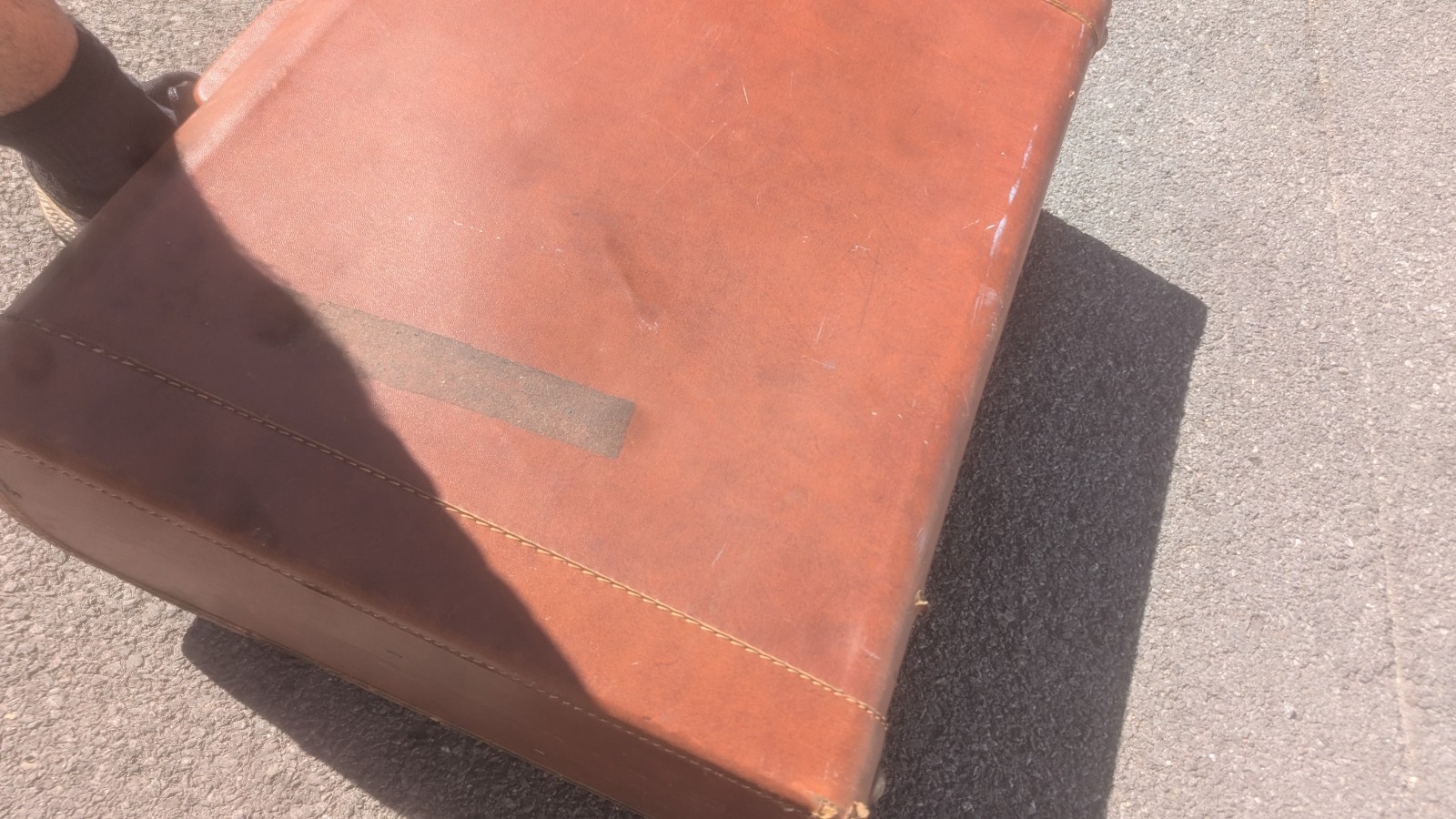 Vintage ANTOSEK TRAVEL SUITCASE Brown Leather & Brass 22x18x8″ USA