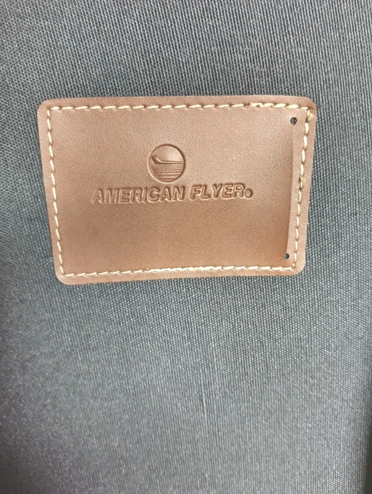 ($34.99 OBO) VTG American Flyer Rolling CarryOn Suitcase Navy Tan 20L x 14W x 8D