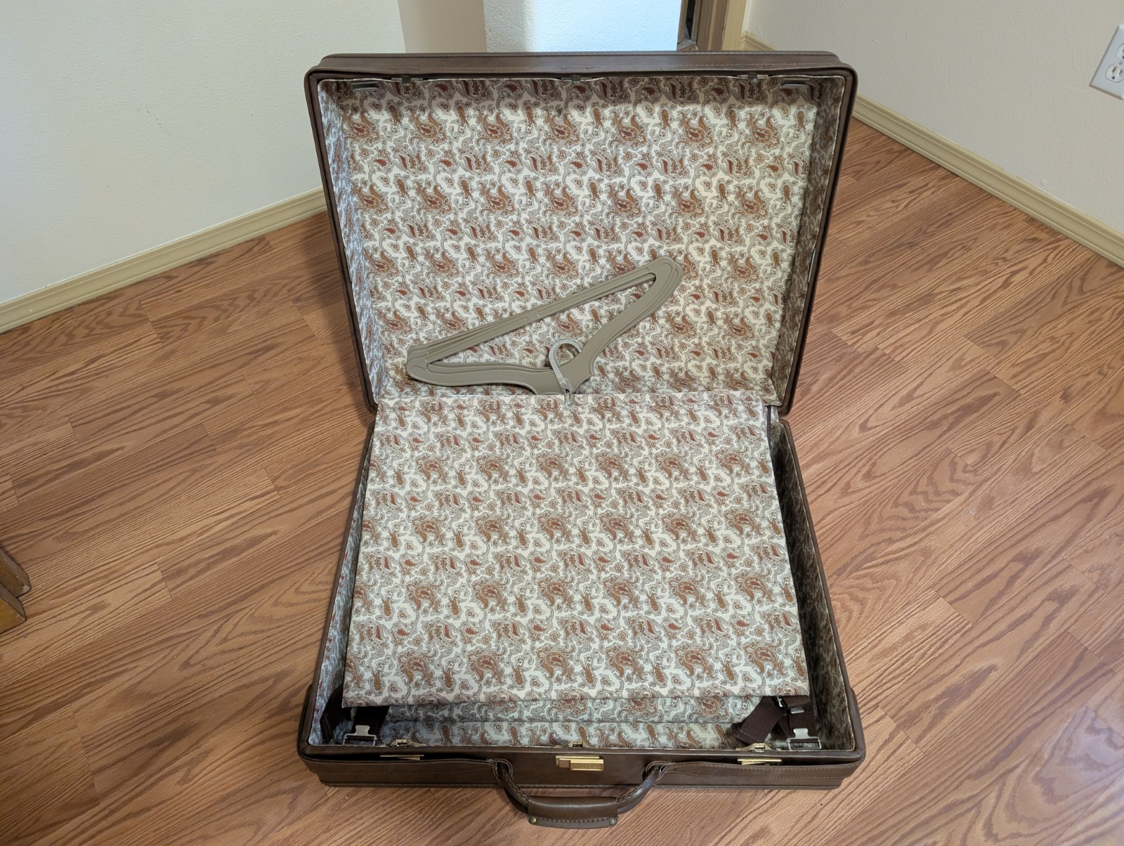 Vintage Hartmann Hard Shell Leather Suitcase Dark Brown / Paisley 26″x20″