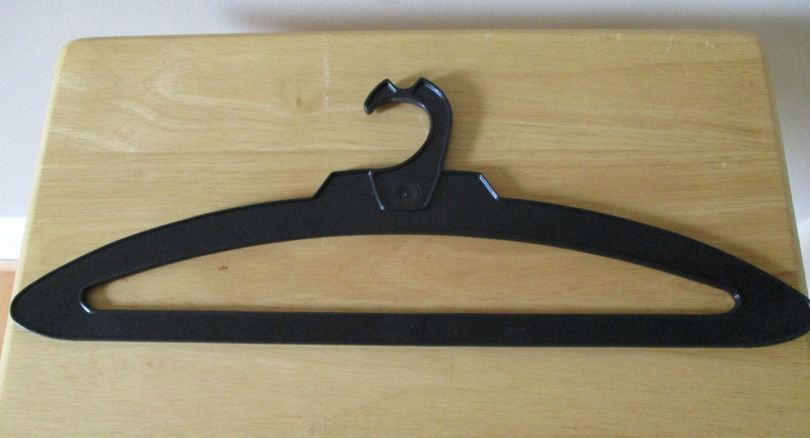 4 Vintage Samsonite Travel Plastic Hangars from 1970’s Hard Shell Suitcase