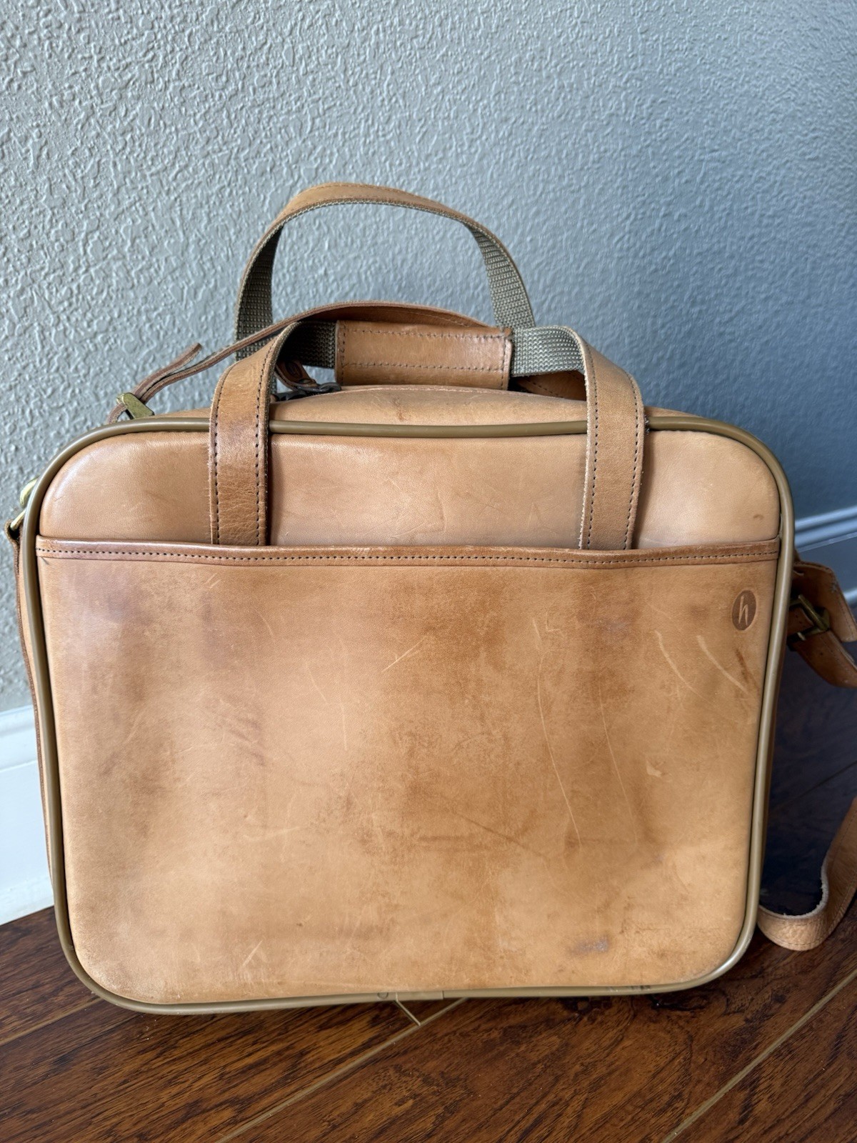 Hartmann Leather Travel Carry On Brown Messenger Leather Laptop Vintage Luxury